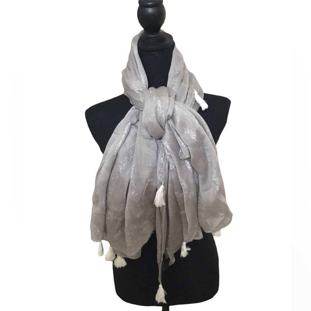 Tahari Women’s Silver Metallic Large Square Scarf With Tassels NWT